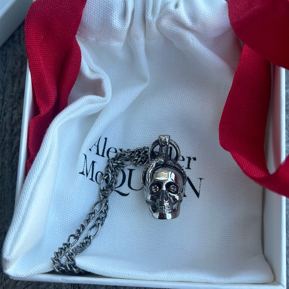 ALEXANDER MCQUEEN PENDANT/CHAIN.